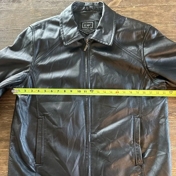 Black vintage 100% Leather Jacket,really good condition, light wear on sleeves. - Picture 5 of 13